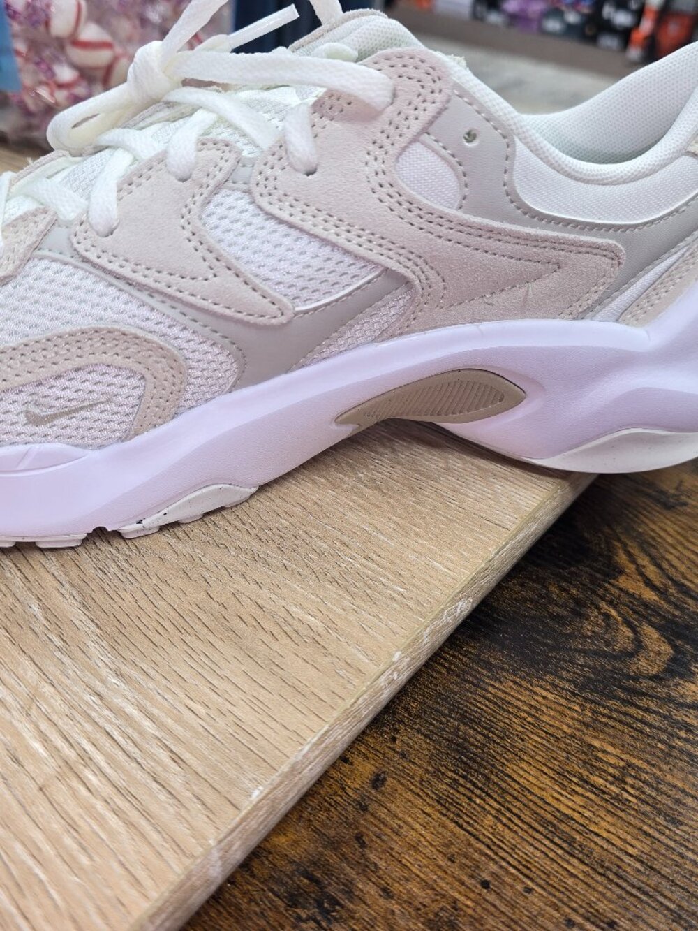 Nike AL8